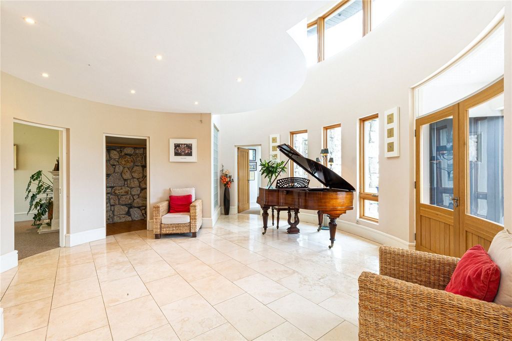 Property photo 3 of 28 Picture No. 03