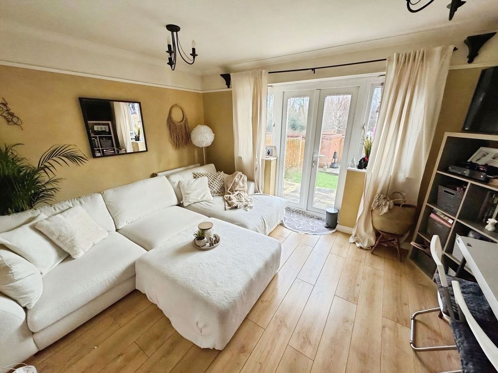 Property photo 2 of 7
