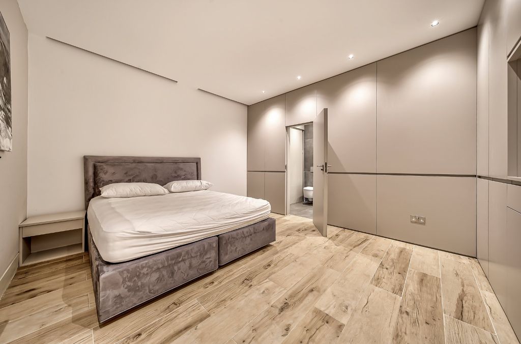 Property photo 3 of 23 Picture No. 69