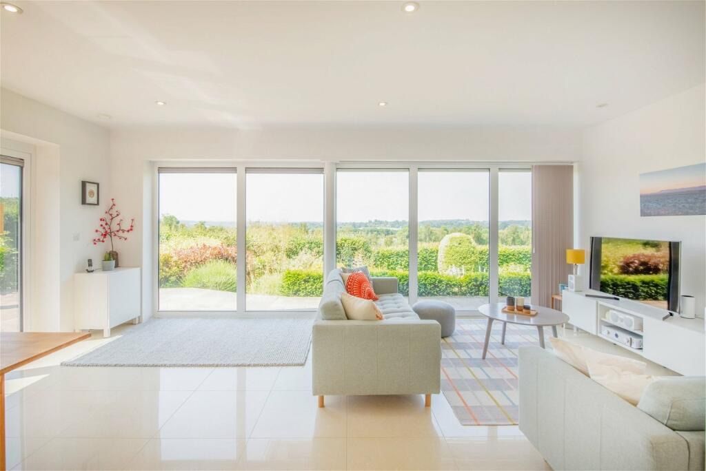 Property photo 1 of 3