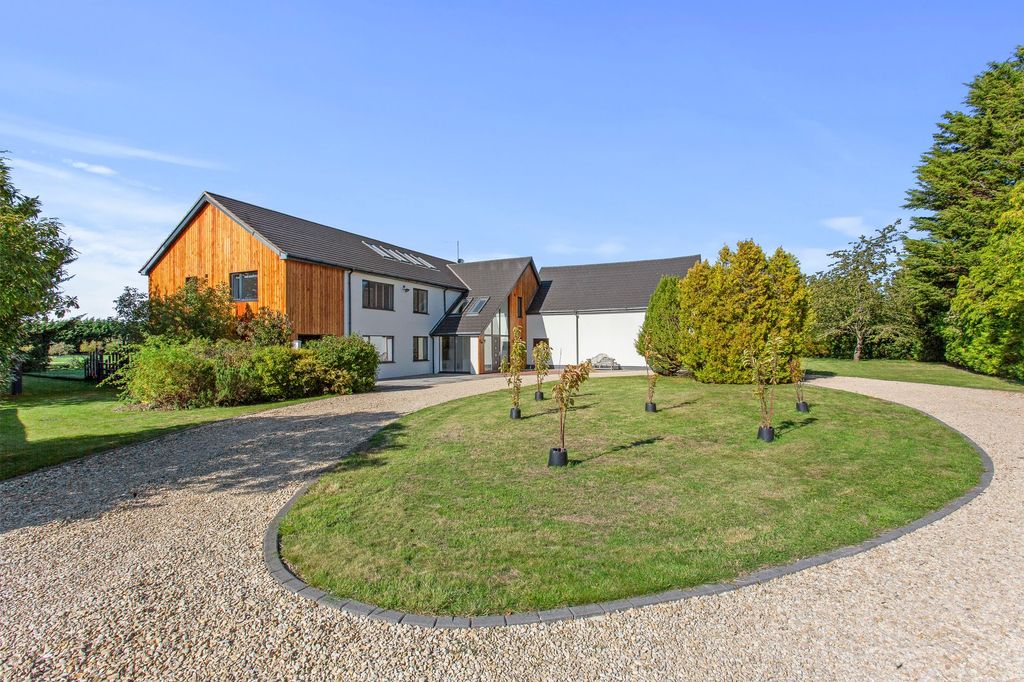 Property photo 1 of 21