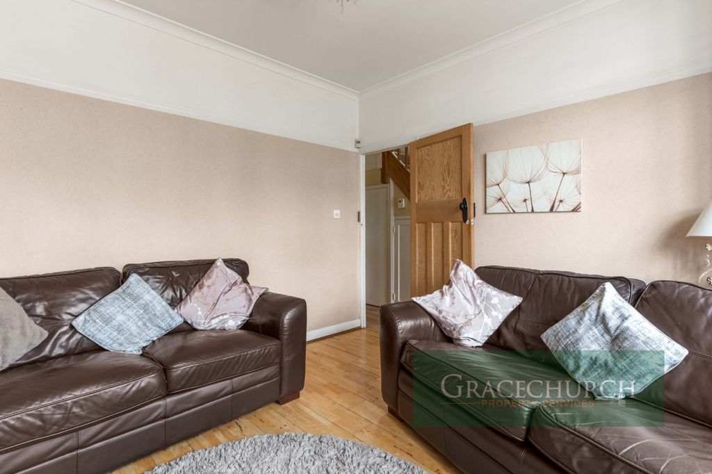 Property photo 3 of 18 Gallery