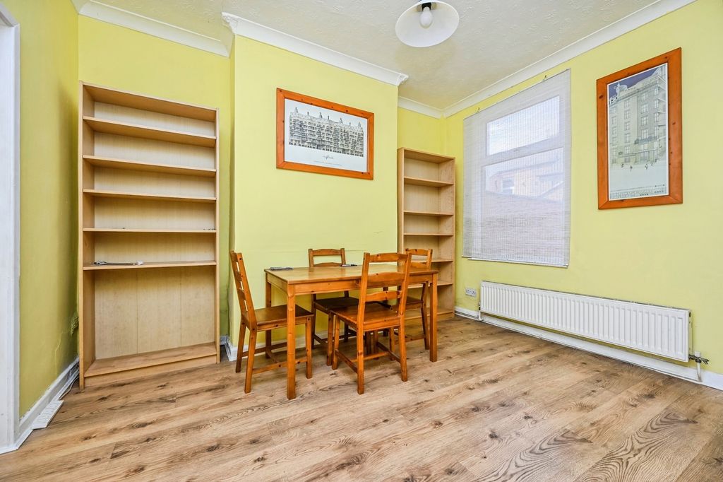 Property photo 2 of 14 Photo