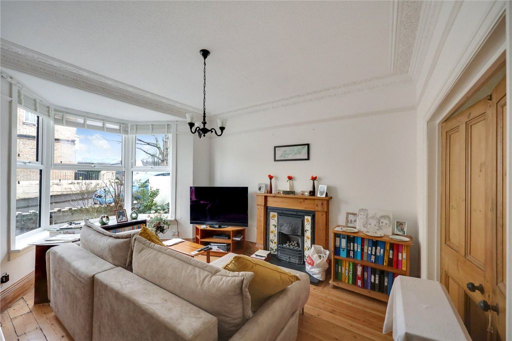 Property photo 2 of 21 Picture No. 02