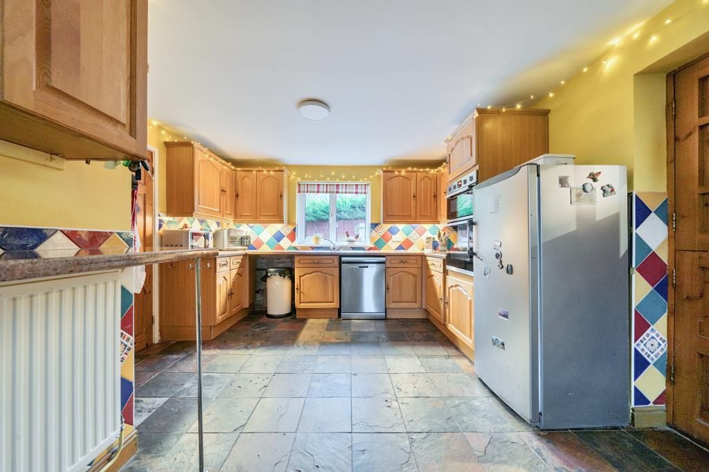 Property photo 3 of 20 Kitchen