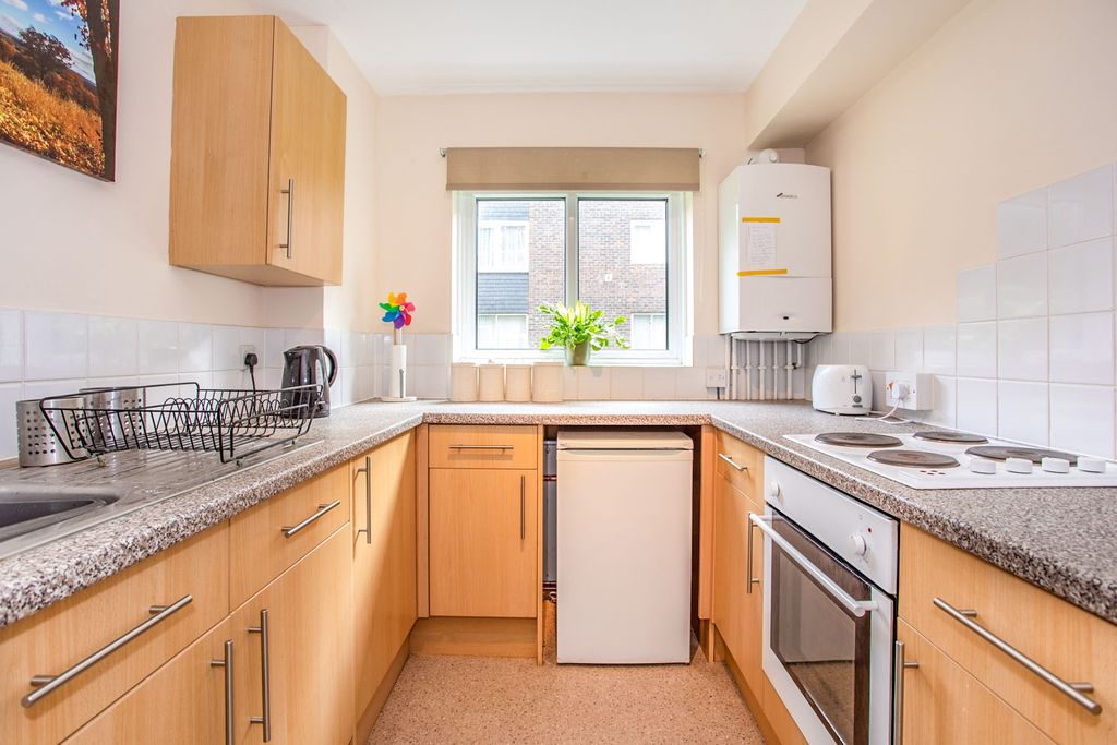 Property photo 2 of 9 Kitchen