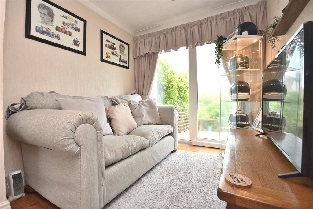 Property photo 3 of 28 Picture No. 24