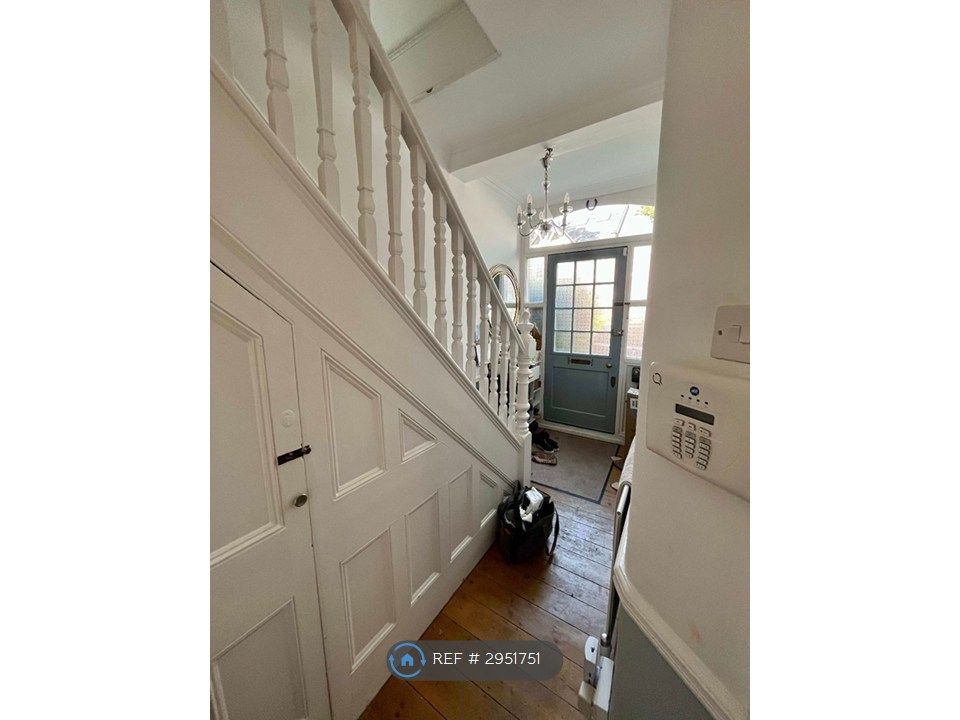 Property photo 3 of 23 Entrance