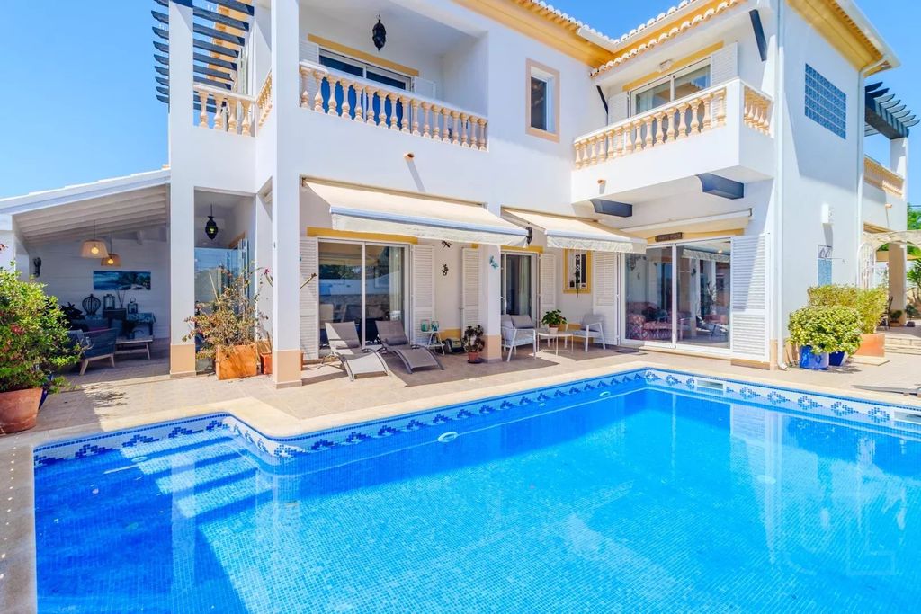 Property photo 2 of 119