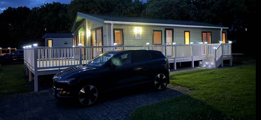 Property photo 3 of 53