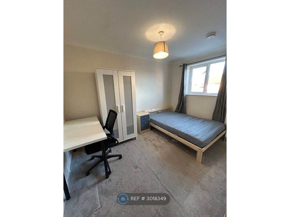 Property photo 1 of 8 Room 1
