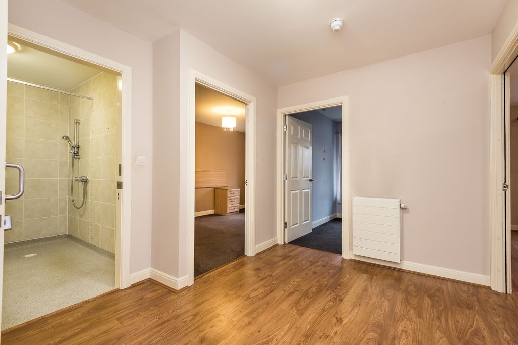 Property photo 2 of 21
