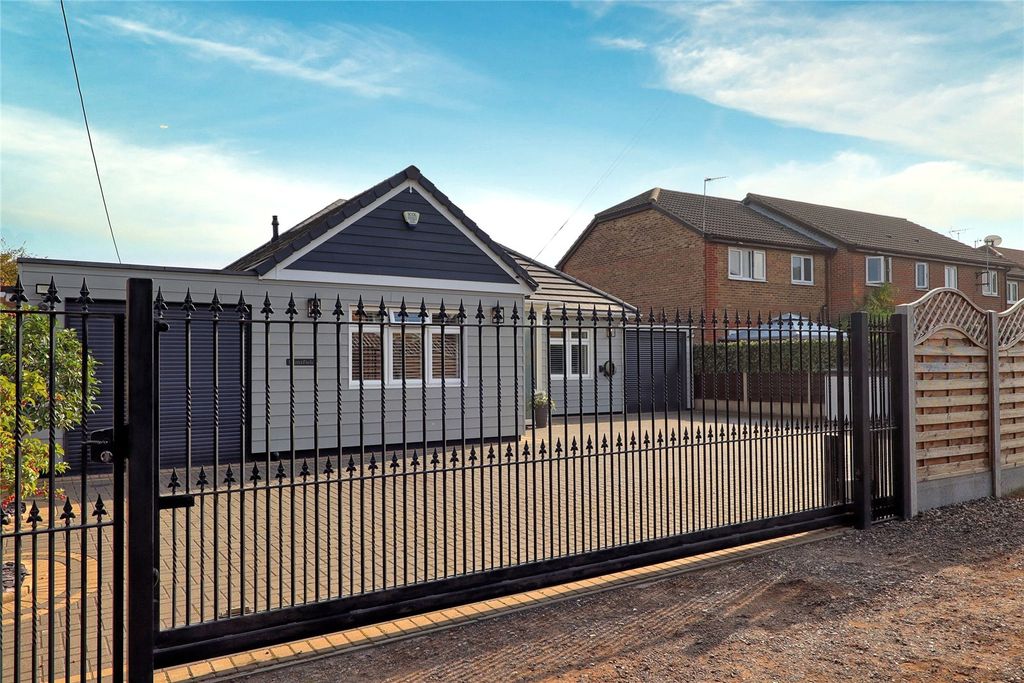 Property photo 1 of 27 Picture No. 04
