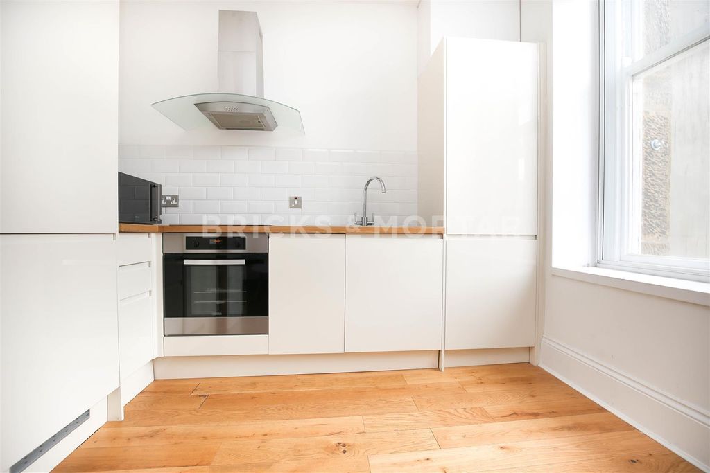 Property photo 2 of 10 Uutcbx-Cd0Jpv3W-9Dfsdbhp7cM.Jpg