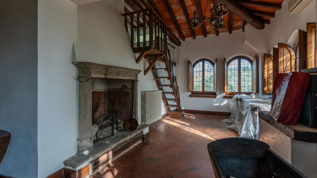 Property photo 2 of 34