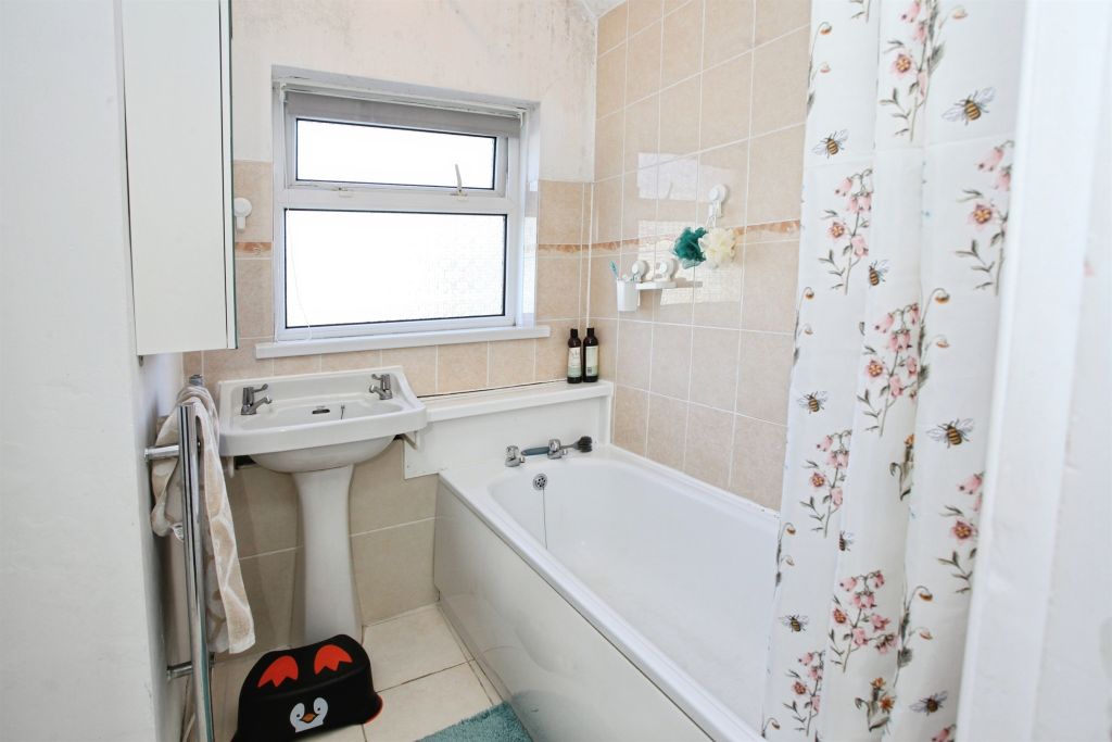 Additional image 8 of 2 bed flat for saleTrem Twyn Barlwm, Two Locks, Cwmbran NP44