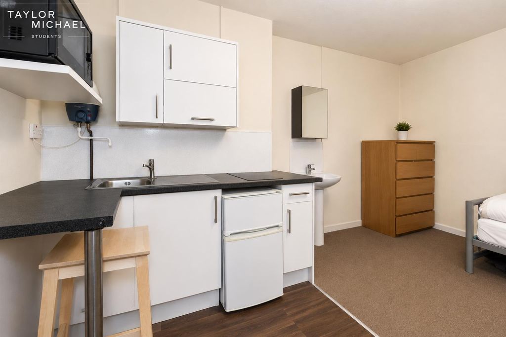 Property photo 2 of 6 Private Kitchen