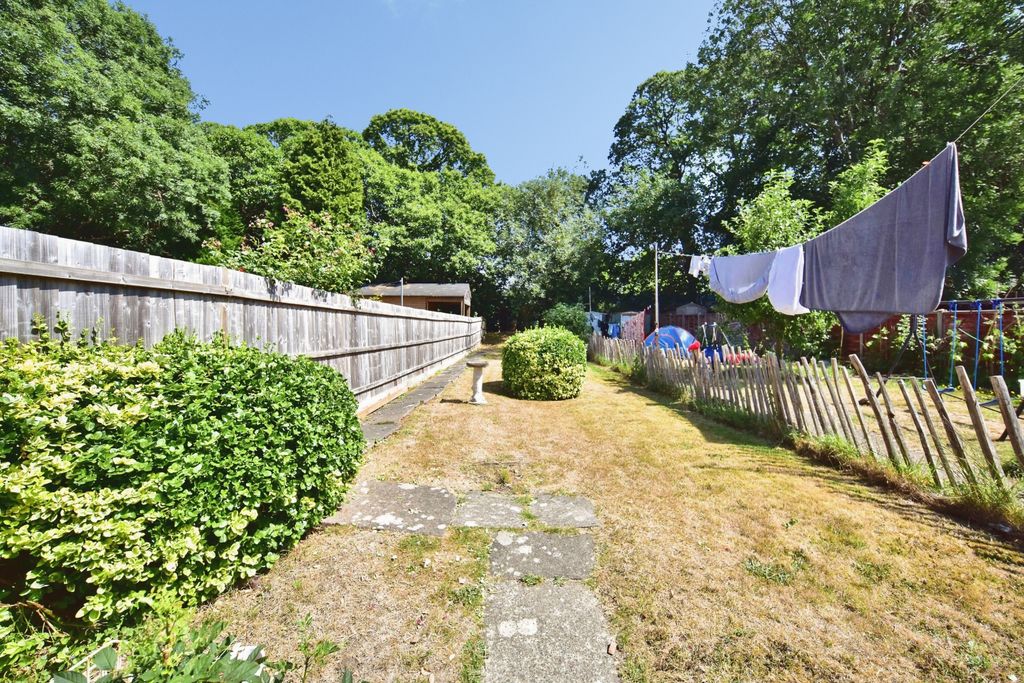 Property photo 2 of 19 Garden