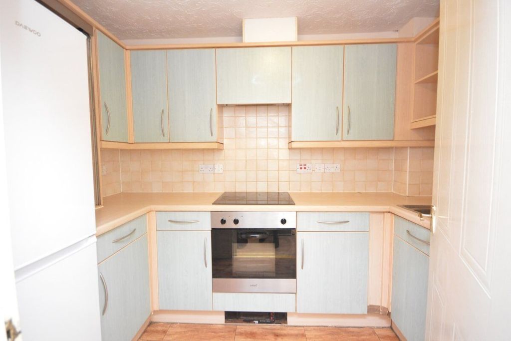 Property photo 3 of 8