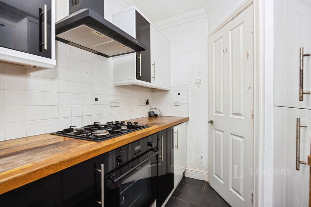 Property photo 1 of 18 Pbox-Img.Jpg