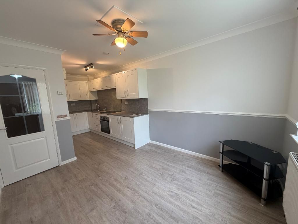 Property photo 1 of 9 Kitchen