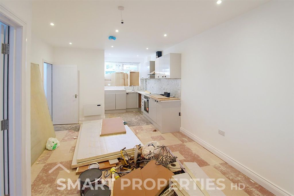 Property photo 2 of 4 9-Fourth-Avenue_00004.Jpeg