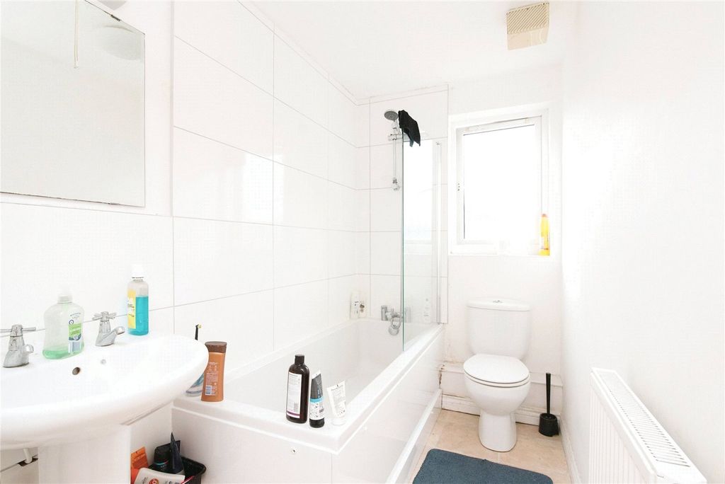 Property photo 2 of 16 Bathroom