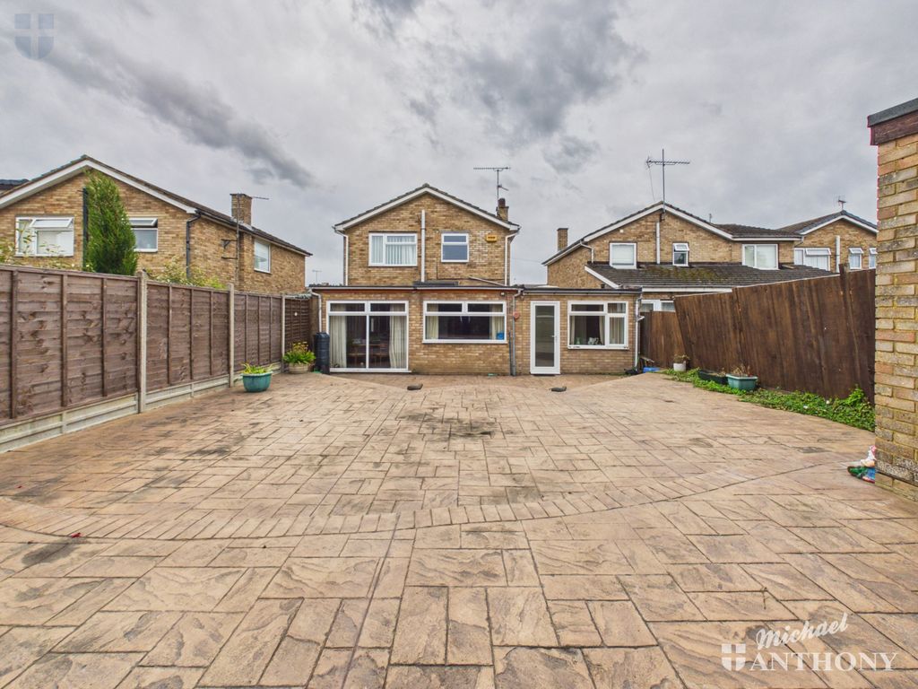Property photo 3 of 18 Cam03852G0-Pr0779-Still013