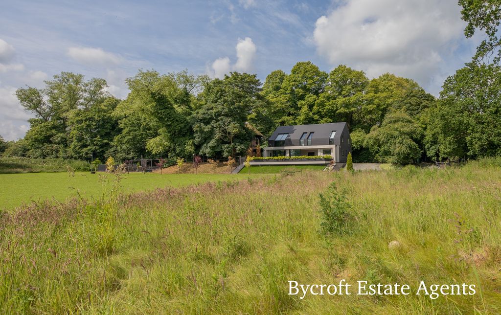 Property photo 1 of 28