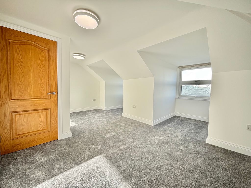 Property photo 1 of 7 Img_4384