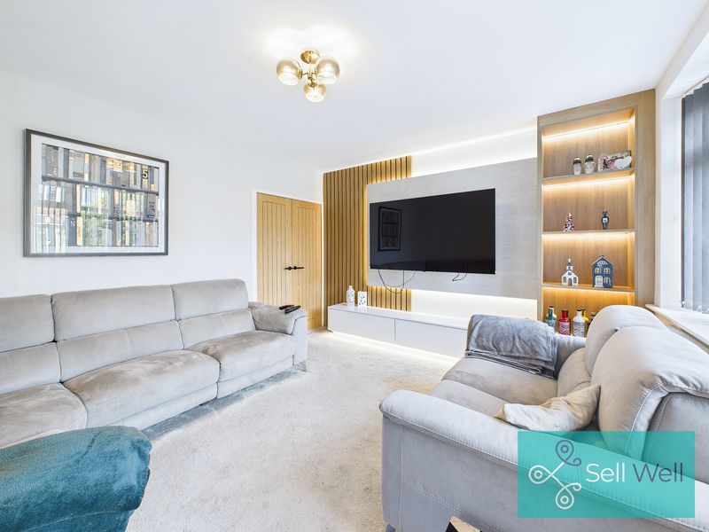 Property photo 3 of 29 Lounge