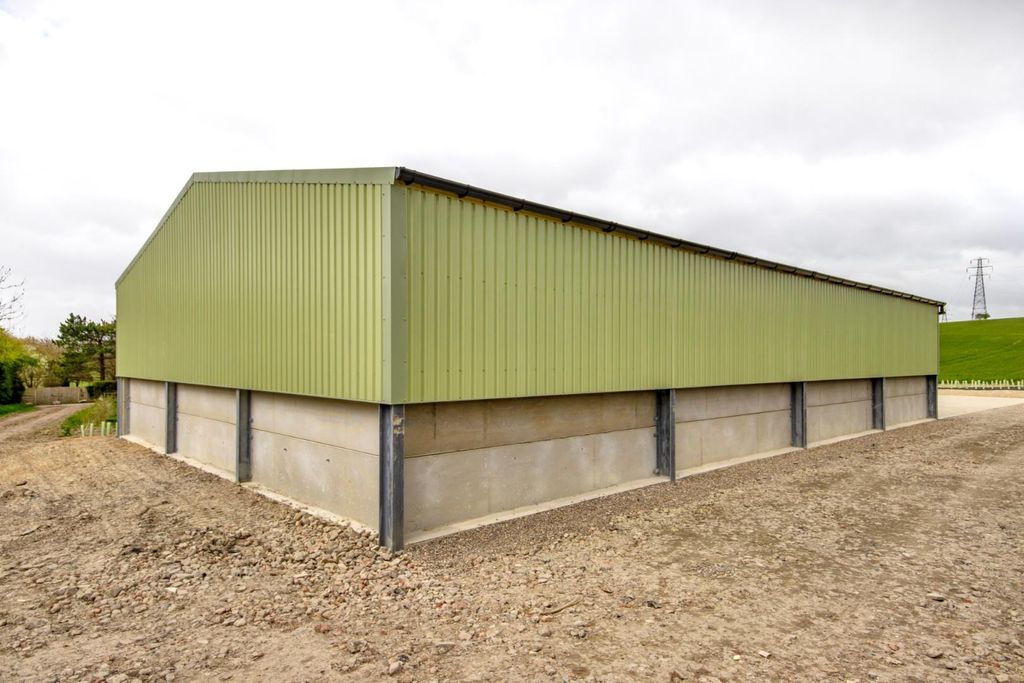 Property photo 3 of 11 3.Jpg