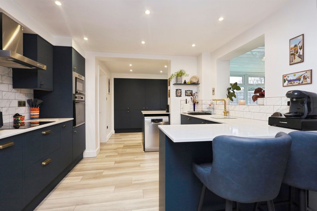 Property photo 2 of 22