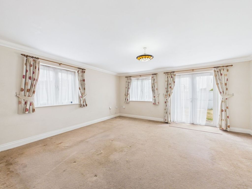 Property photo 2 of 22