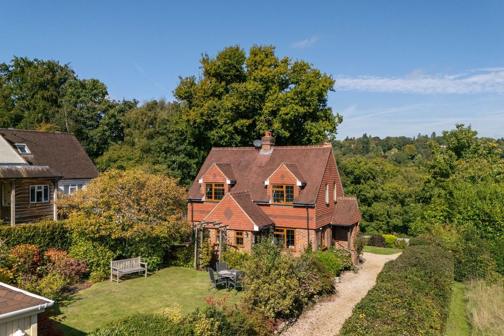 Property photo 2 of 34