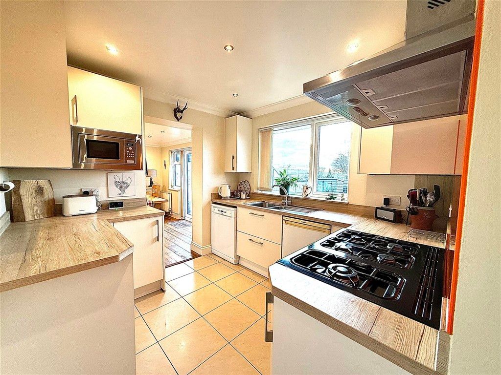 Property photo 3 of 13 Kitchen