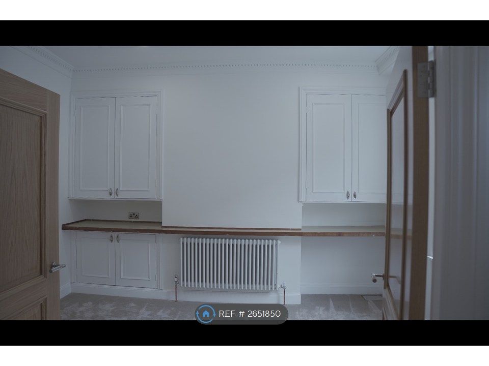 Property photo 2 of 35