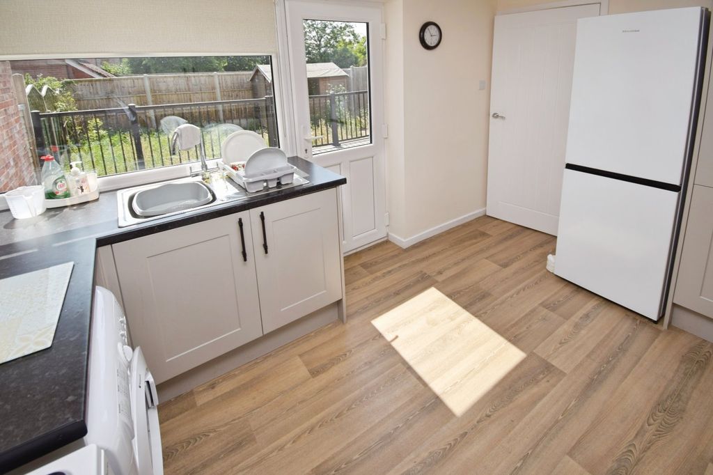 Property photo 3 of 13 Kitchen