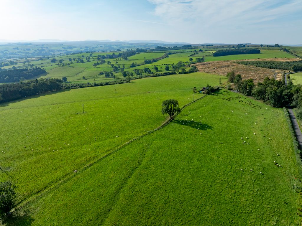 Property photo 1 of 3