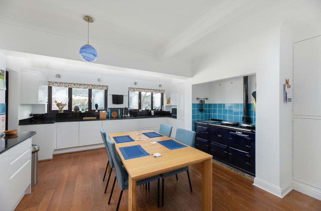 Property photo 2 of 38 1 Middle Lane-33.Jpg