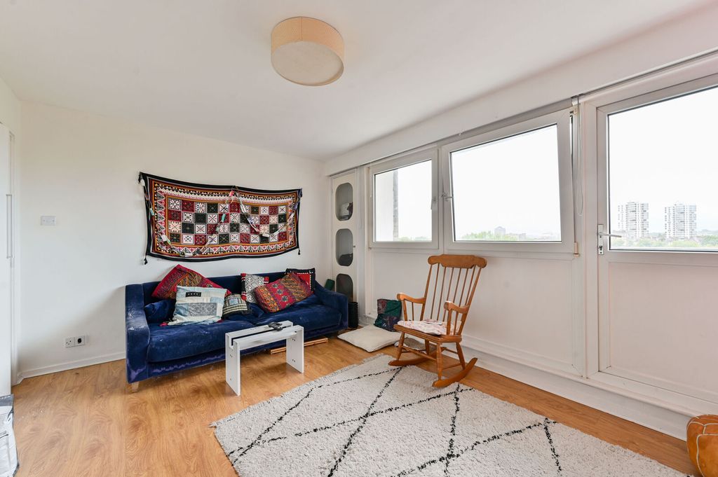 Property photo 3 of 7