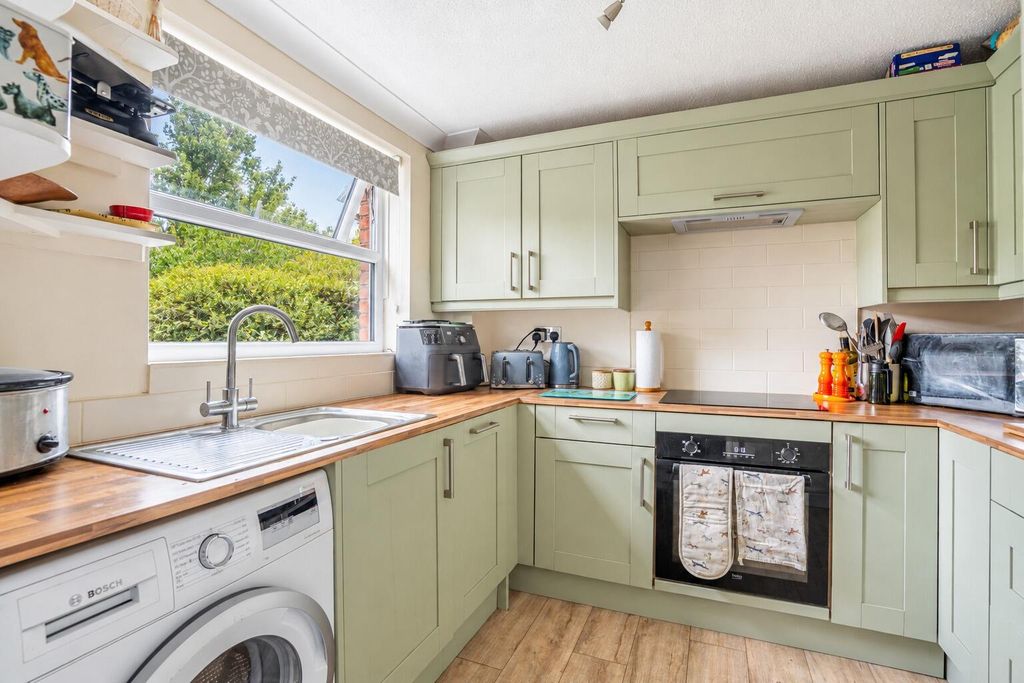 Property photo 2 of 15 Kitchen