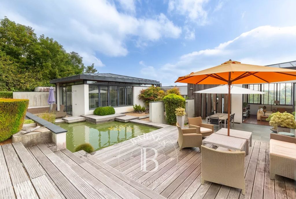 Property photo 2 of 24