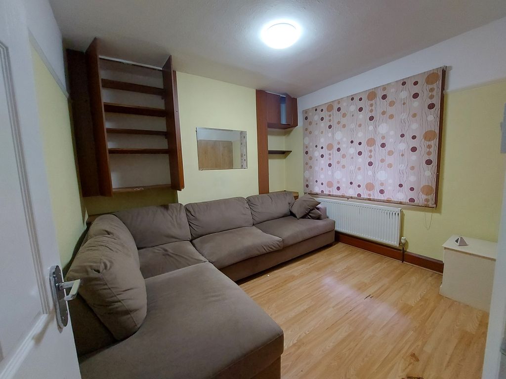 Property photo 3 of 9 Gallery