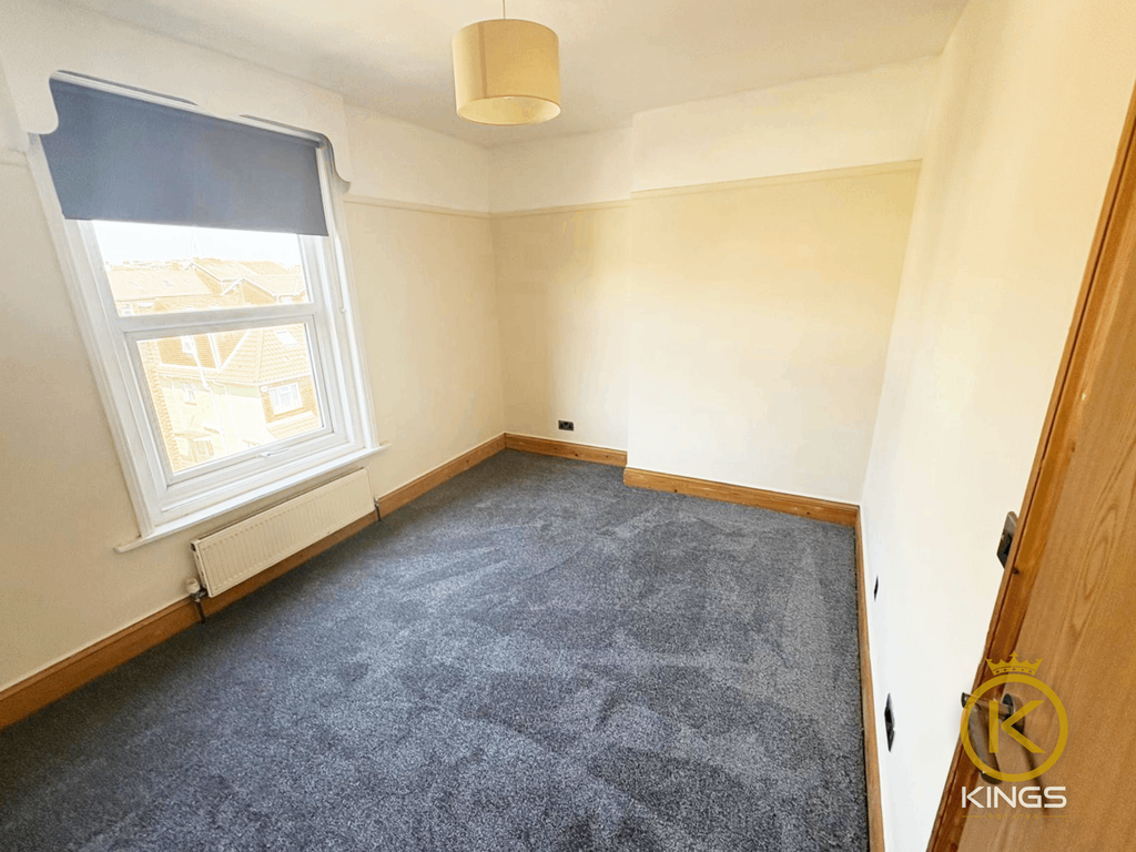 Property photo 2 of 7 18A Elphinstone Road (5)