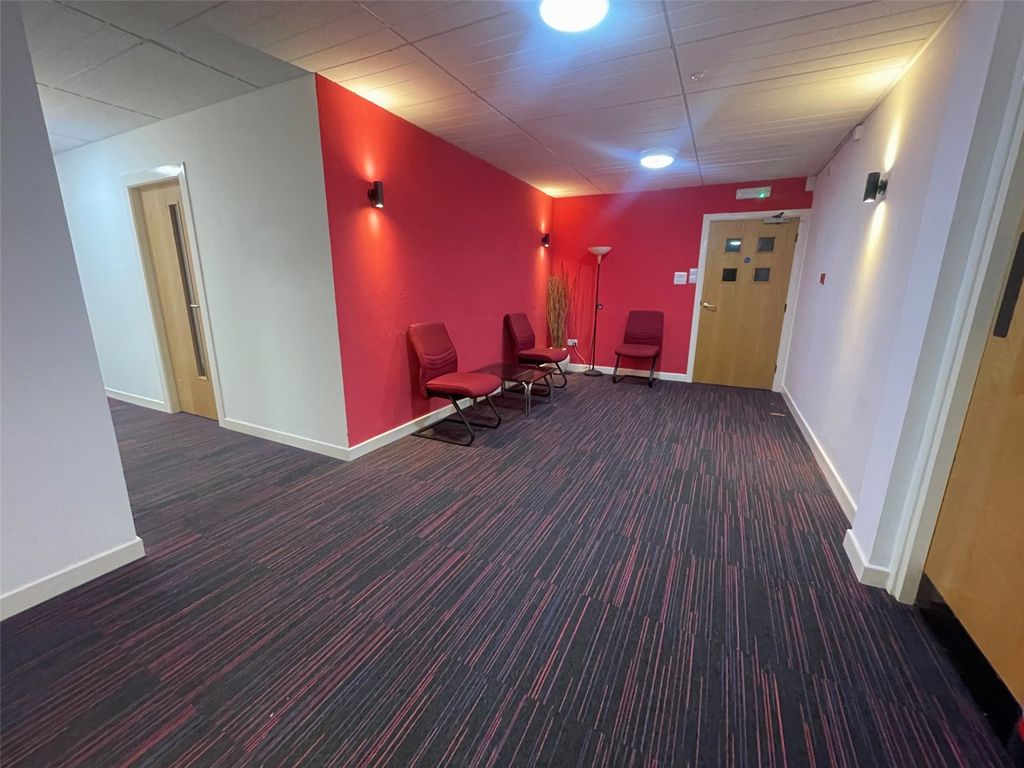 Property photo 3 of 6 Picture No. 04