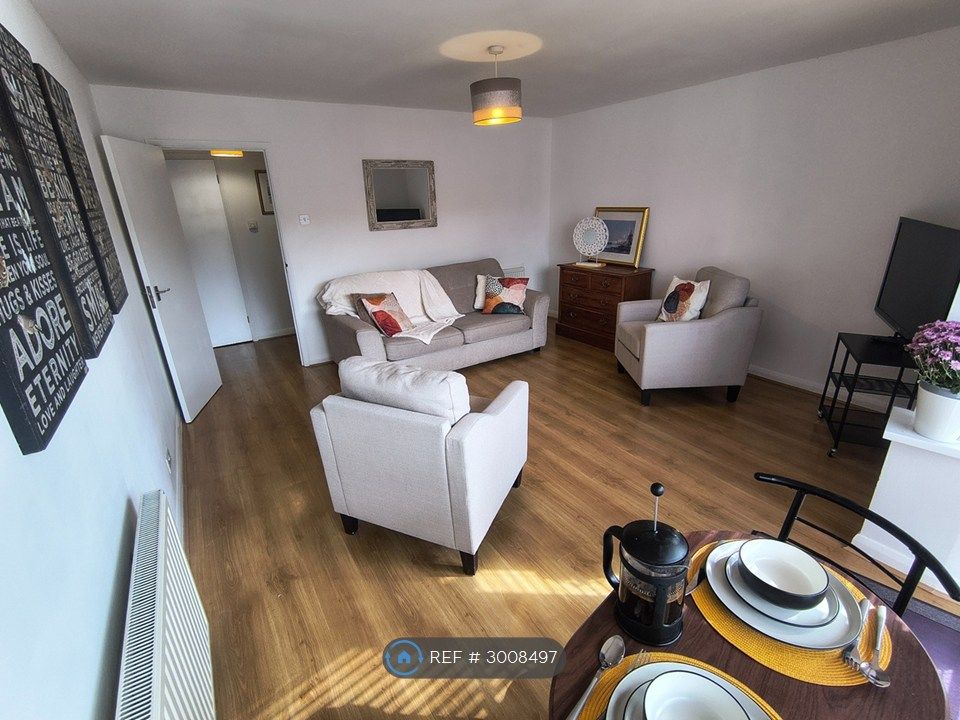 Property photo 1 of 26 Living Room