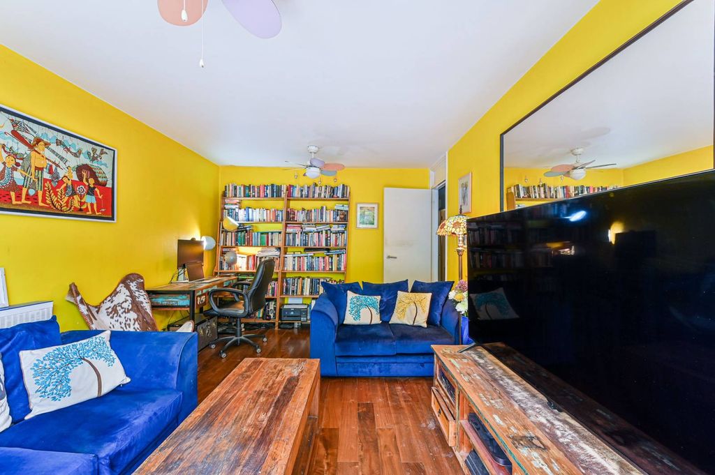 Property photo 2 of 8