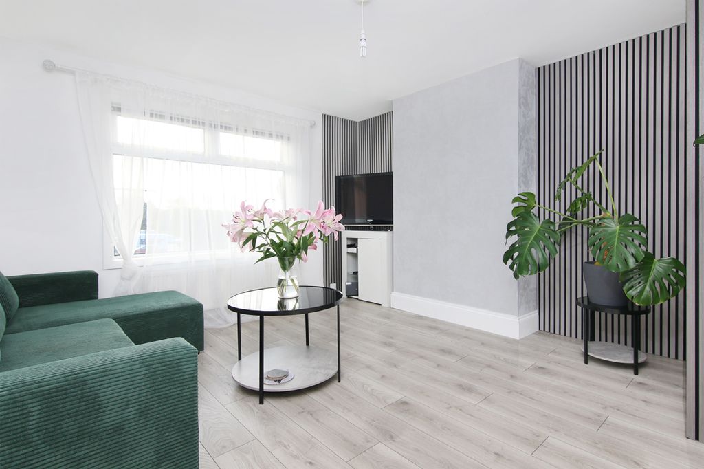 Property photo 2 of 14 Property Image 2