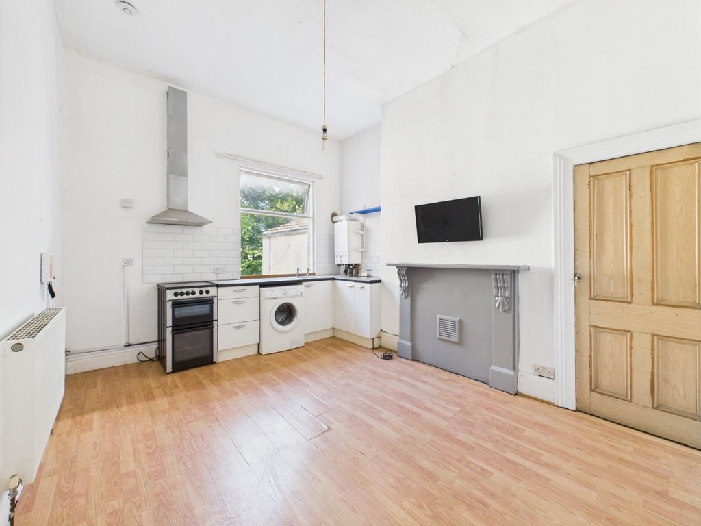 Property photo 2 of 18 4382034